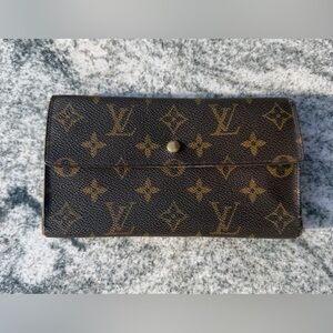 Authentic Louis Vuitton Monogram Canvas Sarah Wallet in Brown and Gold Preloved